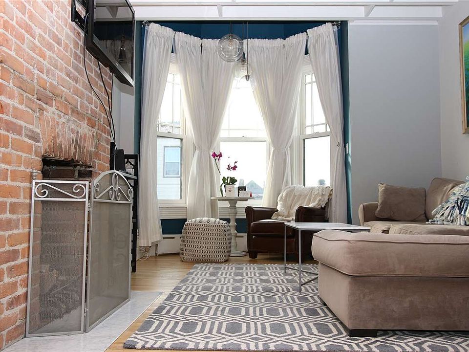 2nd image of 350 8th St APT 3R