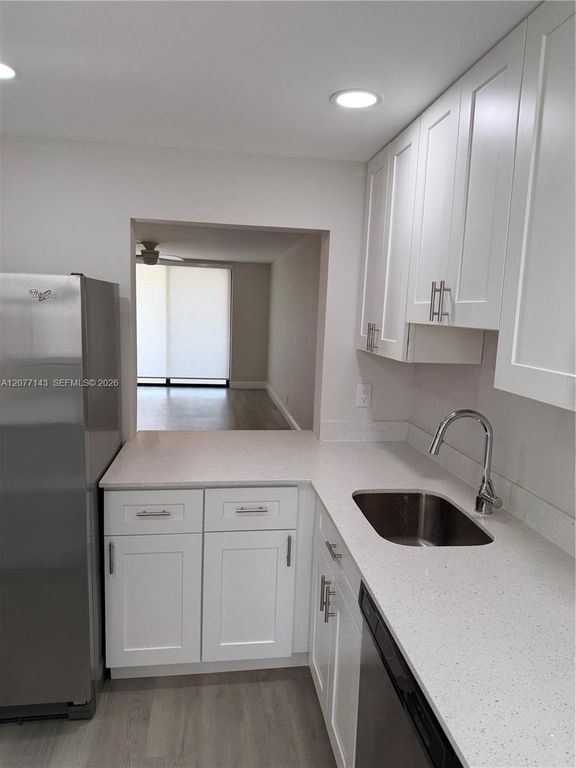 801 N Ocean Blvd APT 702, photo 2
