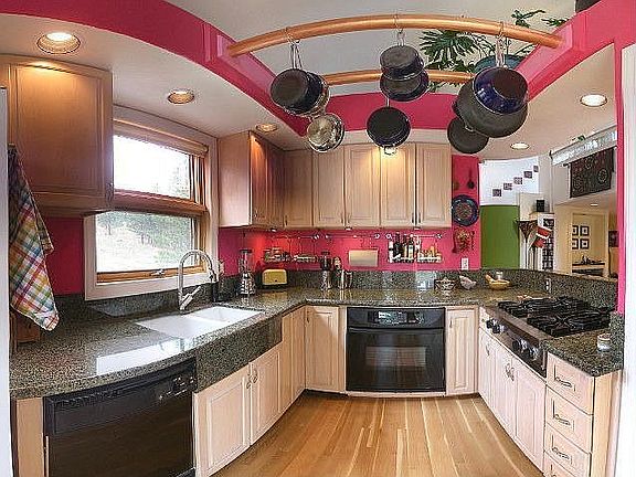 granite kitchen Viking stovetop