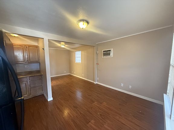 4th image of 3011 W Cesar E Chavez Blvd APT 3