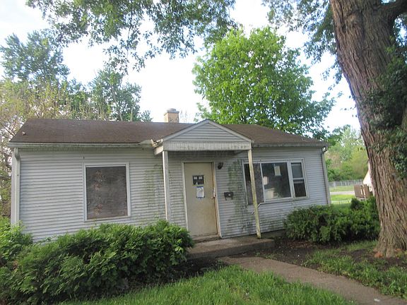 5th image of 745 Cherokee Dr