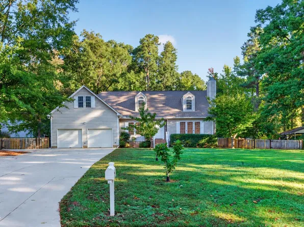 813 Greenwood Cir, Cary, NC 27511