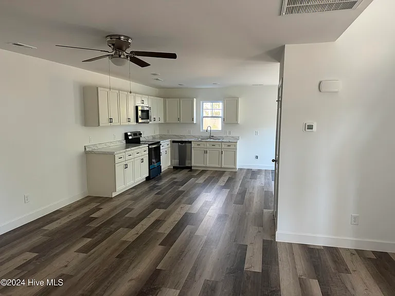 4515 Greenway Ave — Photo 7