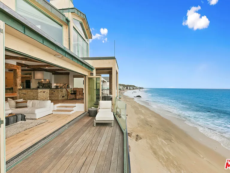 24920 Malibu Rd — Photo 13