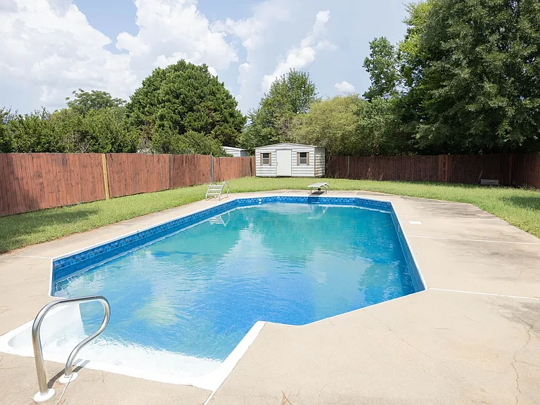 8013 Copperfield Dr — Photo 25