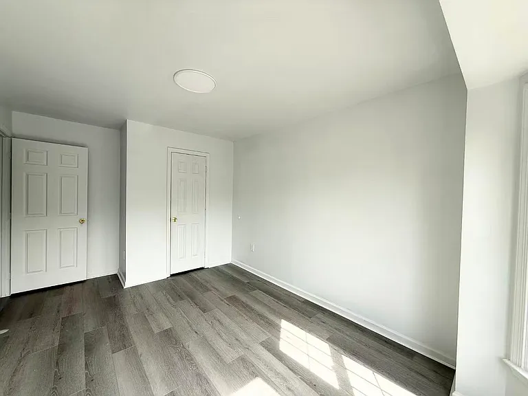 16848 Winston Ln — Photo 22