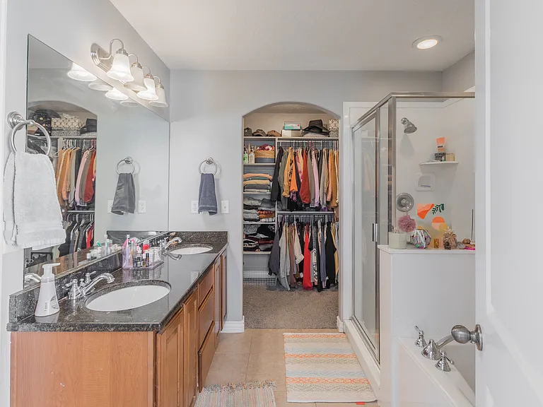 2869 W Chestnut St — Photo 14