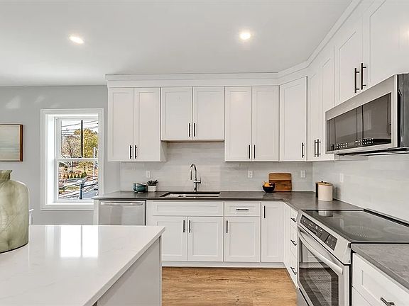 Kitchen & Island