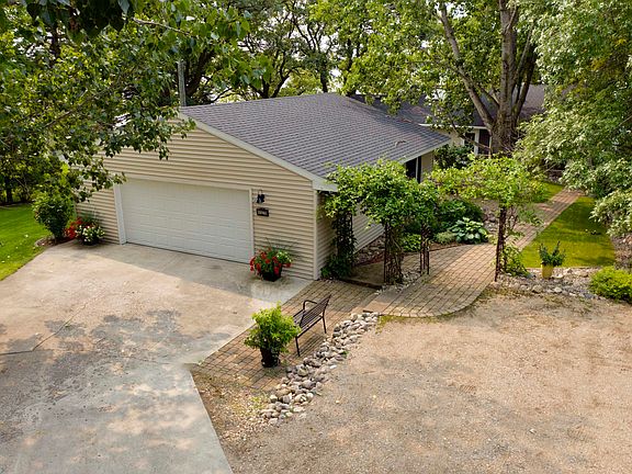2nd image of 51270 Saints Dr