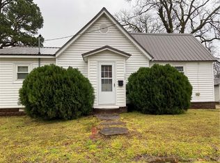 509 S 10th St, Paris, AR 72855