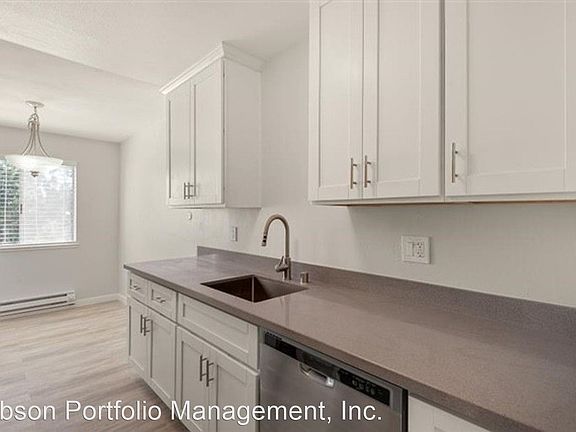 2nd image of 1015 Continentals Way #105