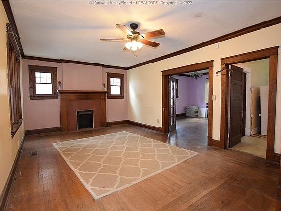 3rd image of 1113 Park Ave