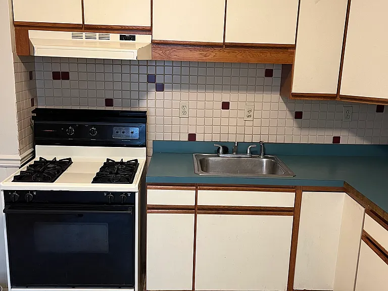 220 Mount Vernon Ave #1 — Photo 6