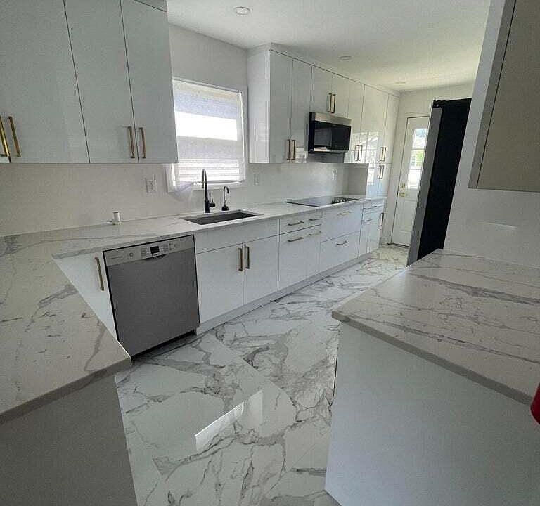 1st image of 1202 Thomas Ave