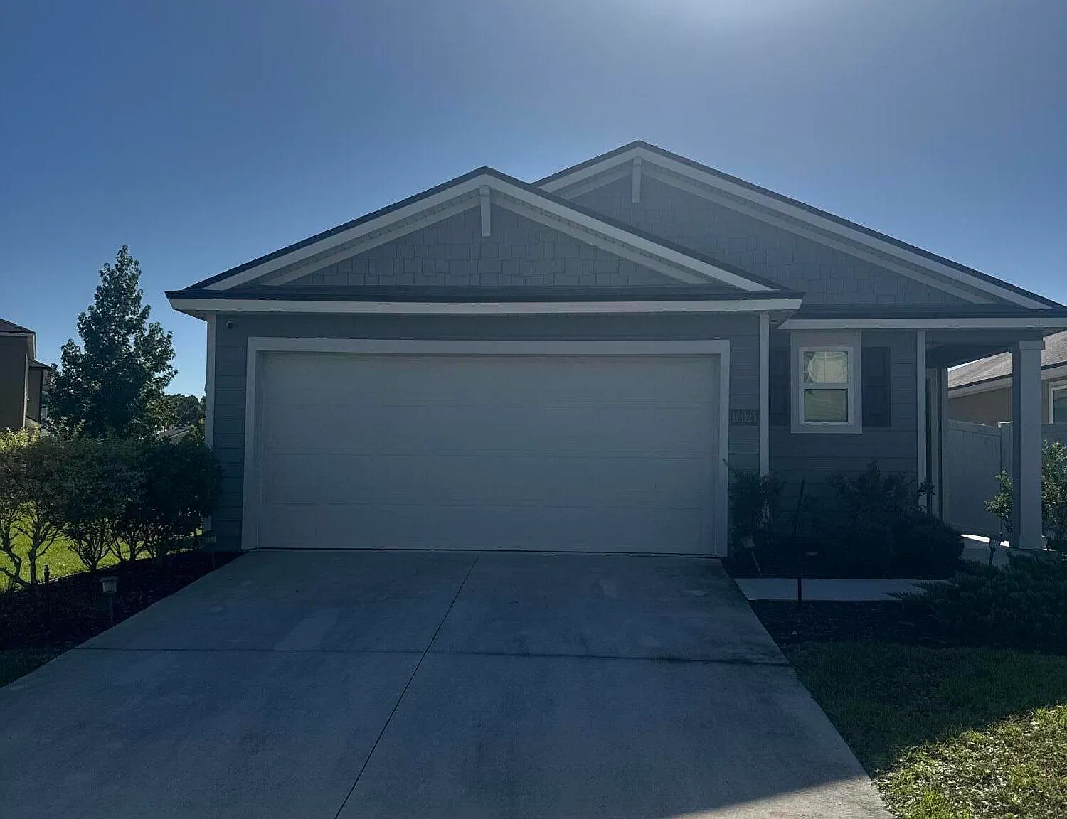 3 bed, 2.0 bath, 1618 sqft, $2,100 — Photo 2
