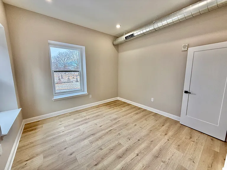 1032 N 48th St #D-1B — Photo 36