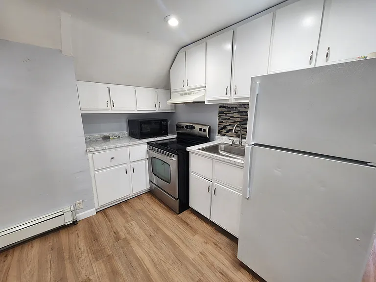 277 Green St #3 — Photo 3