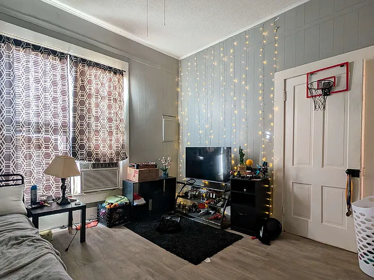309 Elm St — Photo 5