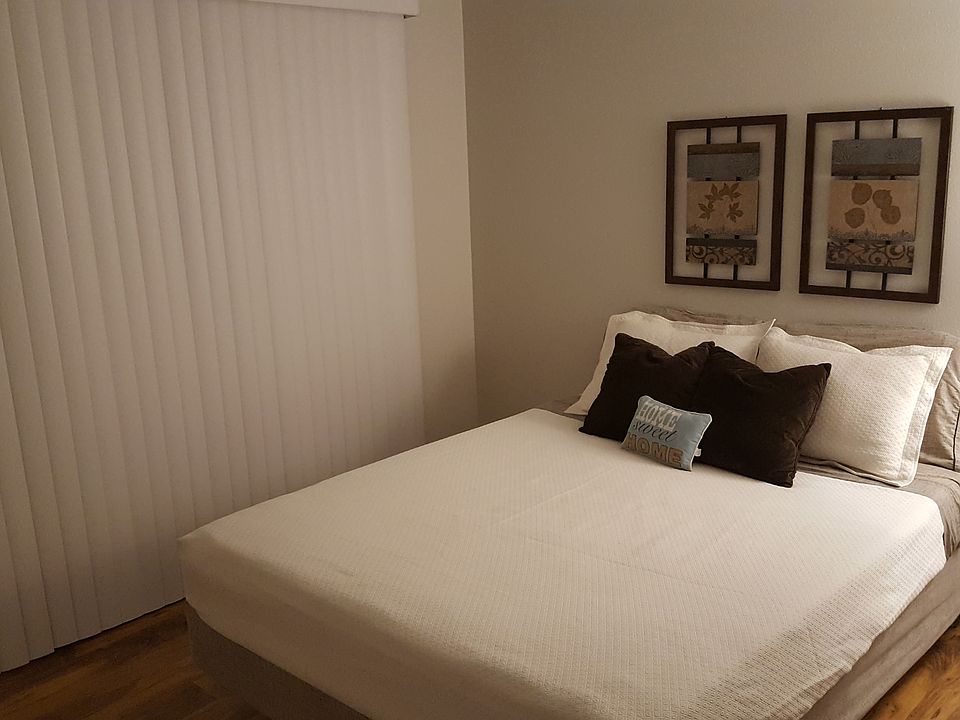 2nd image of 540 N May St #1085