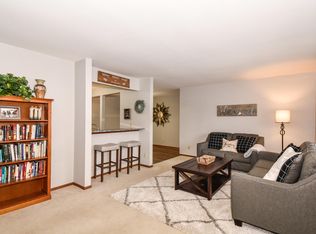 1617 Dover Dr, Waukesha, WI 53186