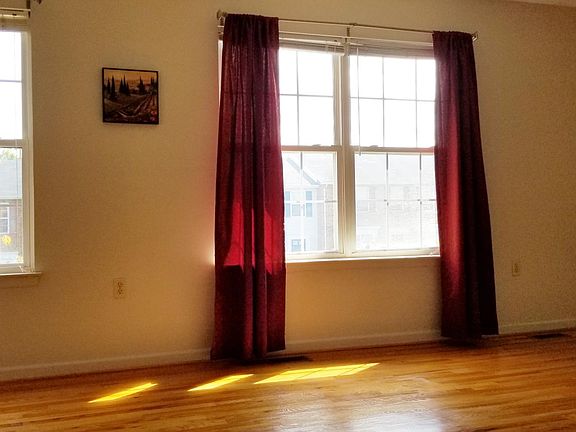 5th image of 305 Stratford Dr