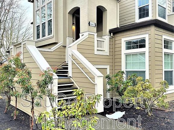 2nd image of 1867 NE Ashberry Dr #1