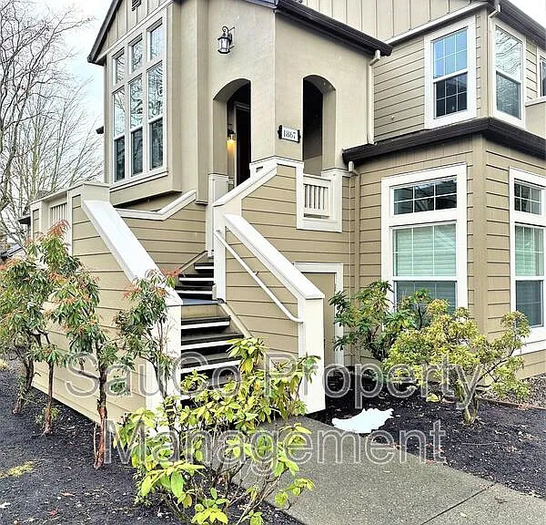 1867 NE Ashberry Dr #1 — Photo 2