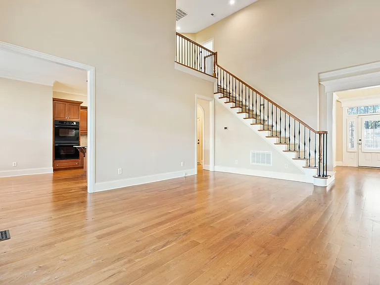 2686 Medina Ct — Photo 35