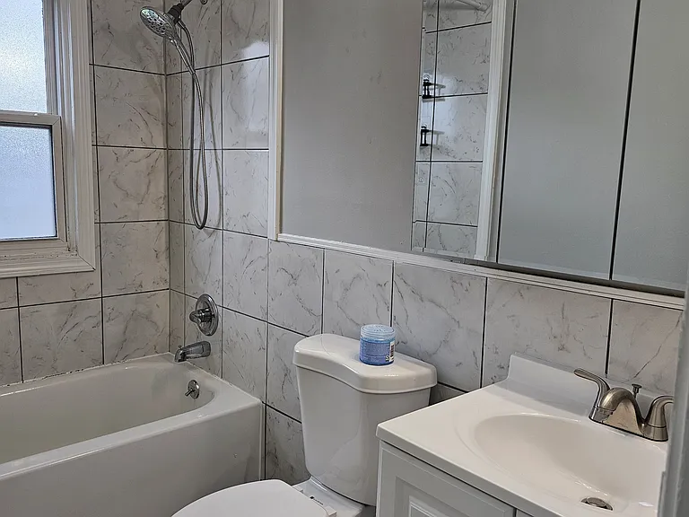 528 E Dallas Ave — Photo 10