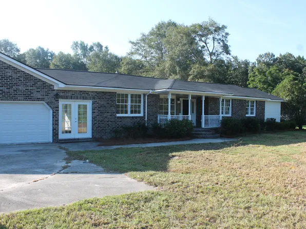 415 Honeysuckle Ln, Saint Stephen, SC 29479