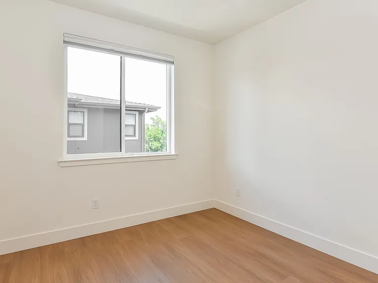 951 Woodside Rd — Photo 25