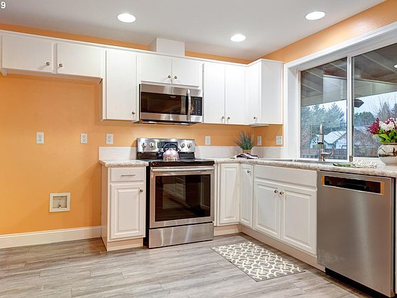 4th image of 10007 NE 146th Ave