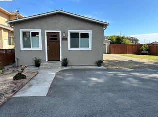564 Spruce St, Half Moon Bay, CA 94019