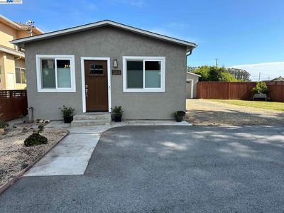 564 Spruce St, Half Moon Bay, CA, 94019