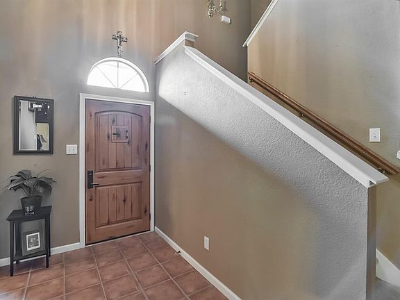 4th image of 405 Leisure Dr