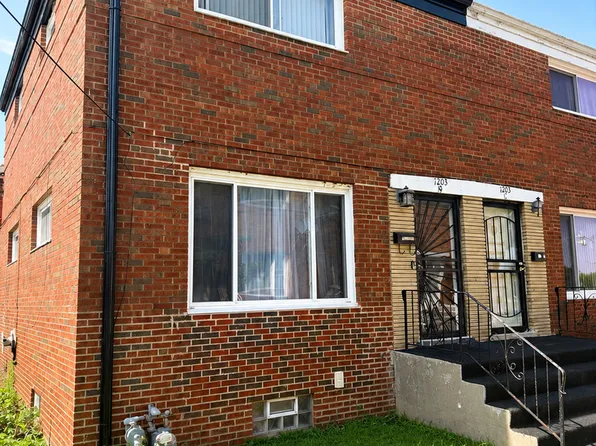 1203 S 17th Ave, Maywood, IL 60153