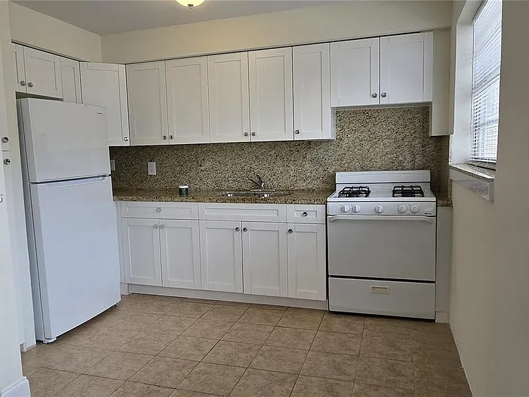 9041 Harding Ave #3 — Photo 8