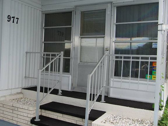 4th image of 977 Orinoco Ave E