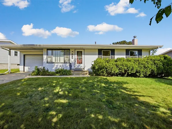 5818 Eastview Ave SW, Cedar Rapids, IA 52404