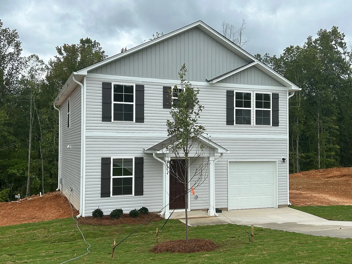 Brand NEW Two-Story 4 bedroom 2.5 bath Home in Asheboro with 1 car garage/Flex room — Photo 3