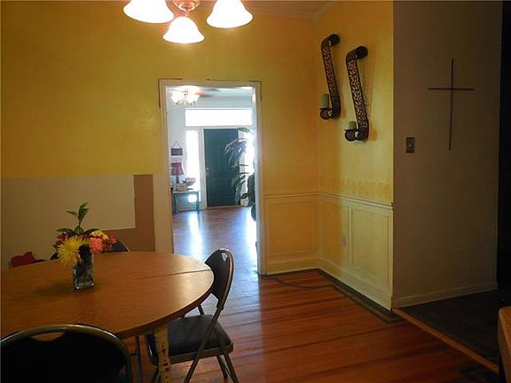 5th image of 438 N Race St