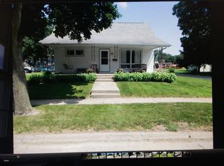 706 4th St, La Porte City, IA 50651