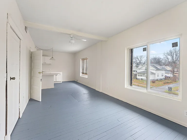 2515 E Midlothian Blvd #4 — Photo 3