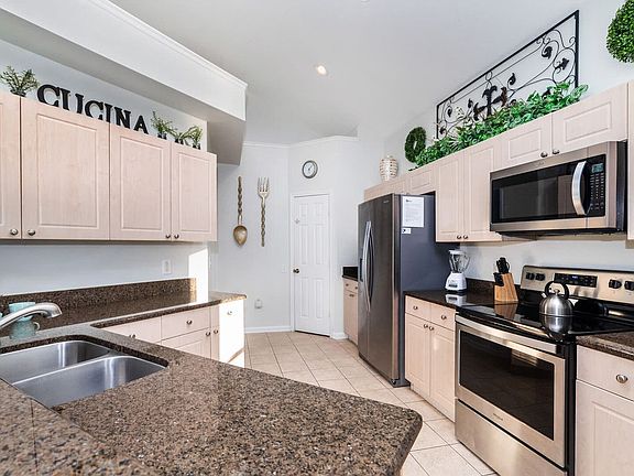 5th image of 8135 Sun Palm Dr #Id1246707p