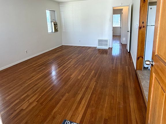 Living Room
(Sala)