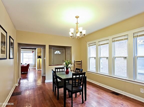 3rd image of 7527 S Luella Ave