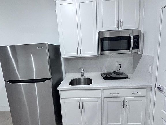 4th image of 12711 Crossbill Way #B