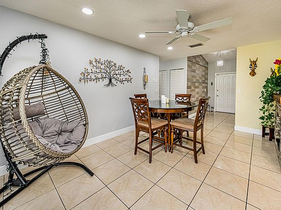 4th image of 447 Foresta Terrace