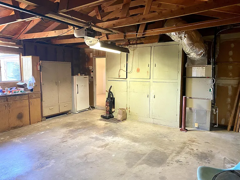 340 Wiley St — Photo 2