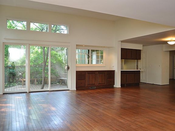 5th image of 1106 Ravenwood Ave